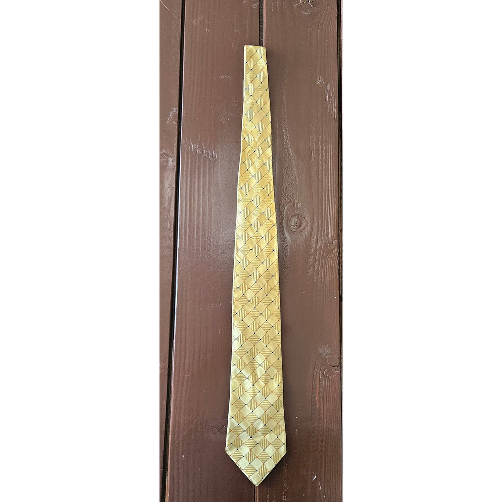 NWOT Michael Kors Men's Vintage Gold Patterned 100% Silk Neck Tie.